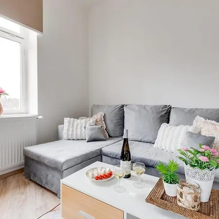 Apartment Modern, Bright And Spacious