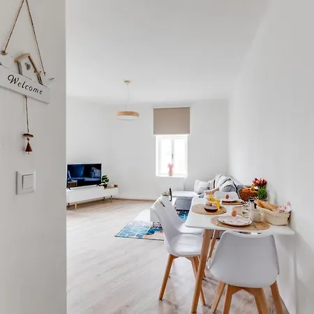 Modern, Bright And Spacious Apartamento *