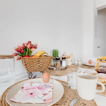Apartmán Modern, Bright And Spacious *