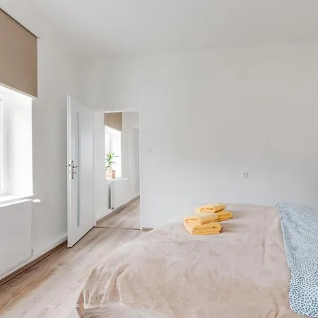 Modern, Bright And Spacious * Prag
