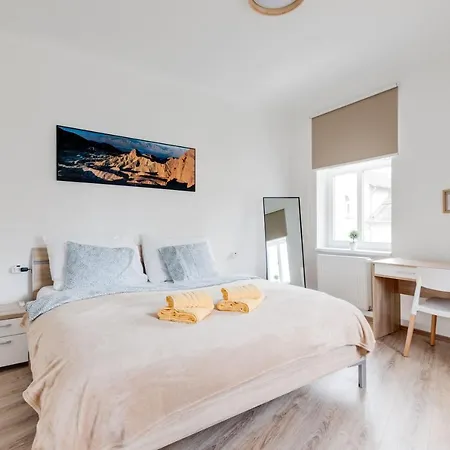 Apartmán Modern, Bright And Spacious *