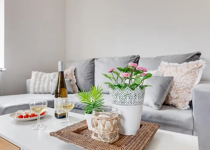 Modern, Bright And Spacious شقة براغ
