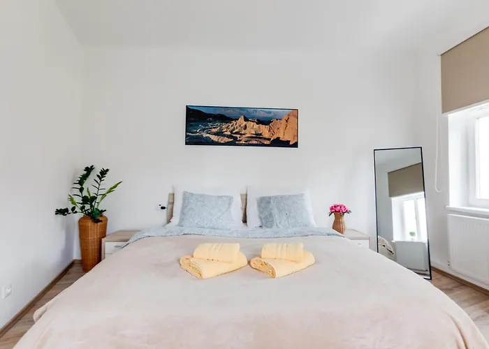 Modern, Bright And Spacious شقة
