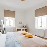 Modern, Bright And Spacious Appartement