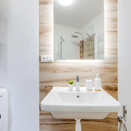 דירה Modern, Bright And Spacious *