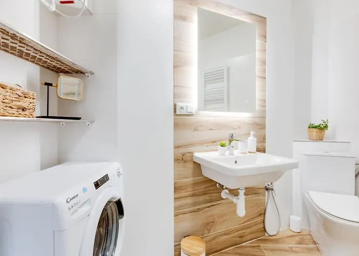 Modern, Bright And Spacious *