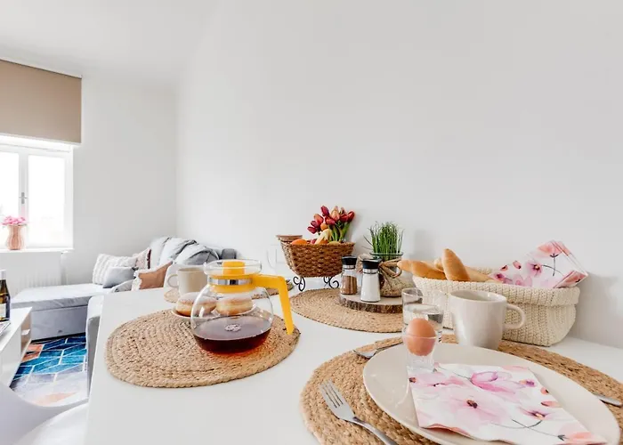 Modern, Bright And Spacious Lejlighed