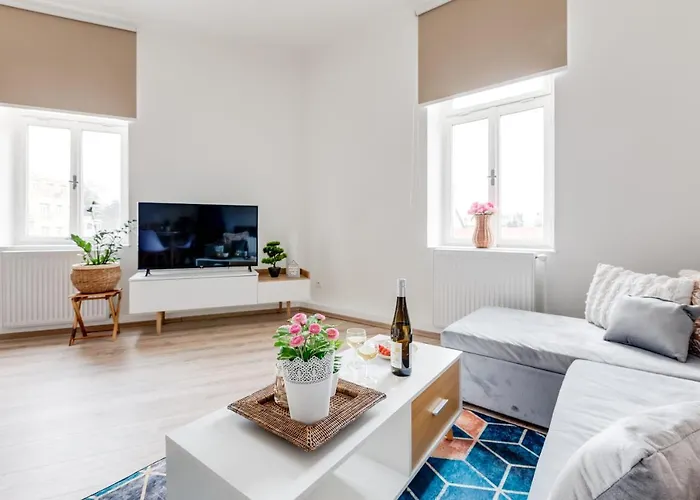 Modern, Bright And Spacious Lejlighed